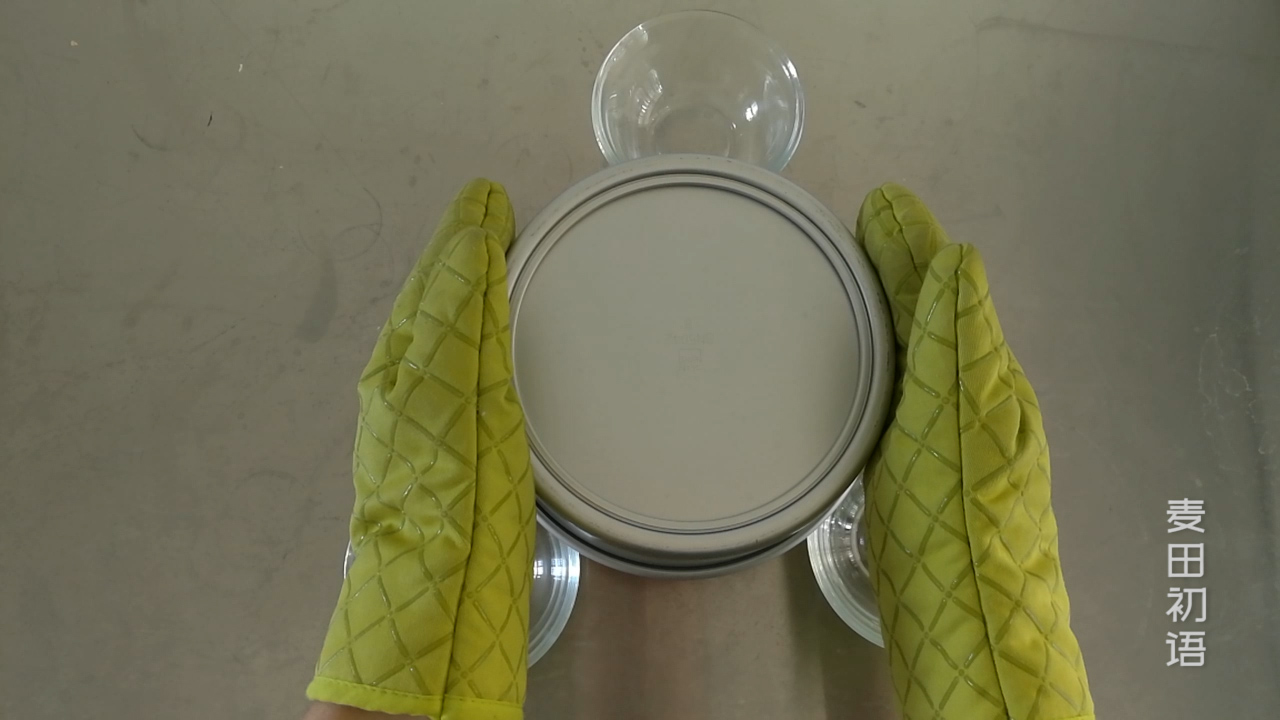 戚风蛋糕要怎么做才不会塌陷,做的戚风蛋糕底部总是凹进去