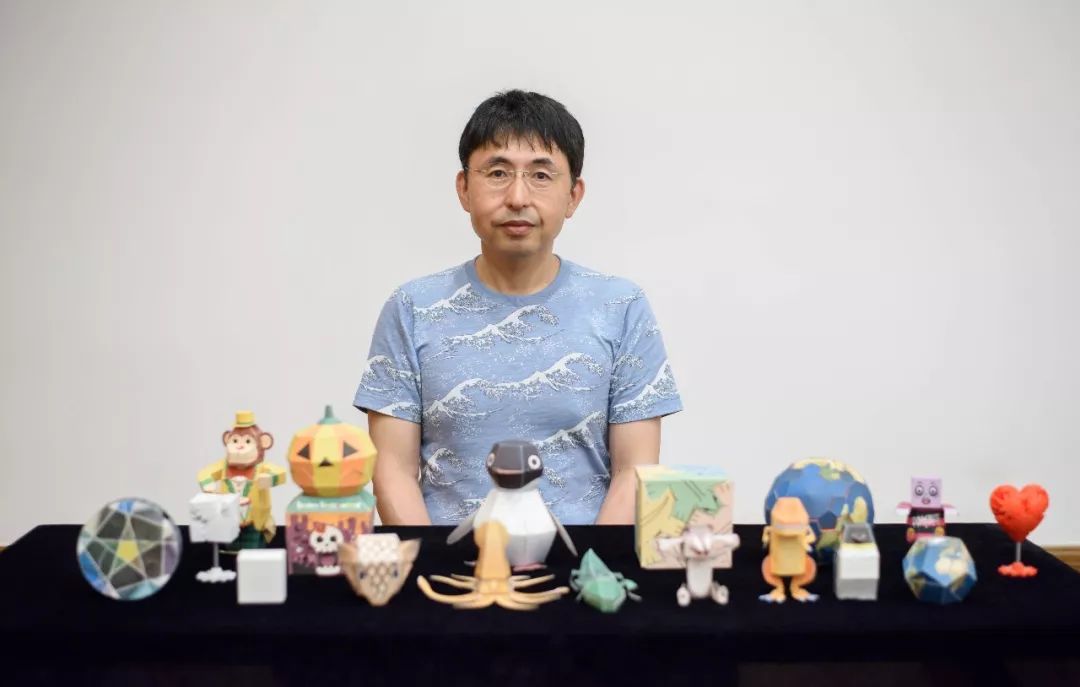 纸飞机能飞到9000多米折法,折可以打破吉尼斯纪录的纸飞机