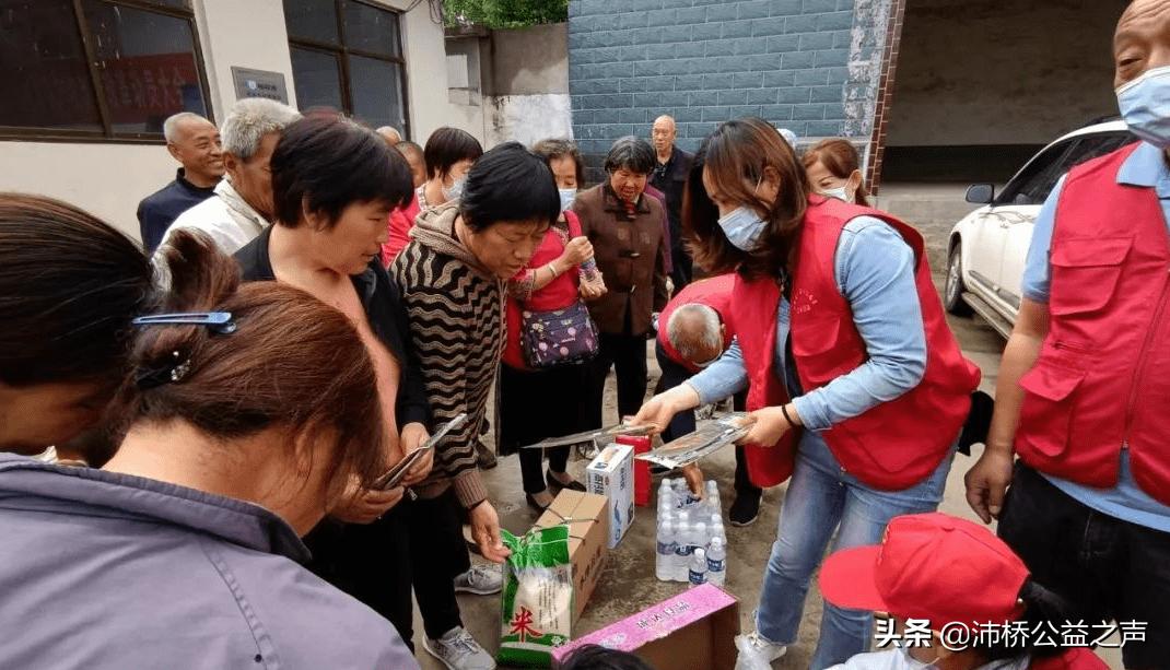 500名专家扶贫送健康义诊暖人心,医疗专家社区义诊暖人心