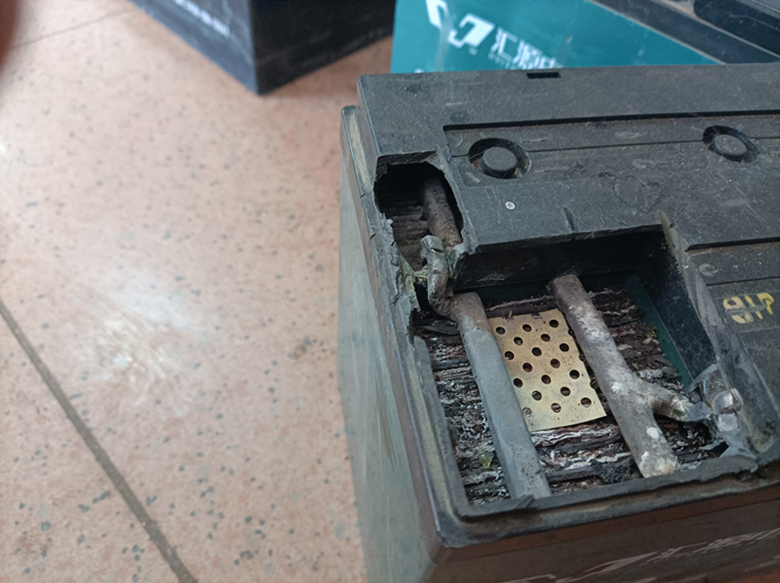 铅酸电池断格怎么修复,电池修复过程中断开如何再次修复