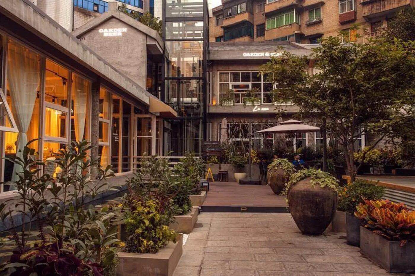 贵阳友谊路网红店,上合花园贵阳