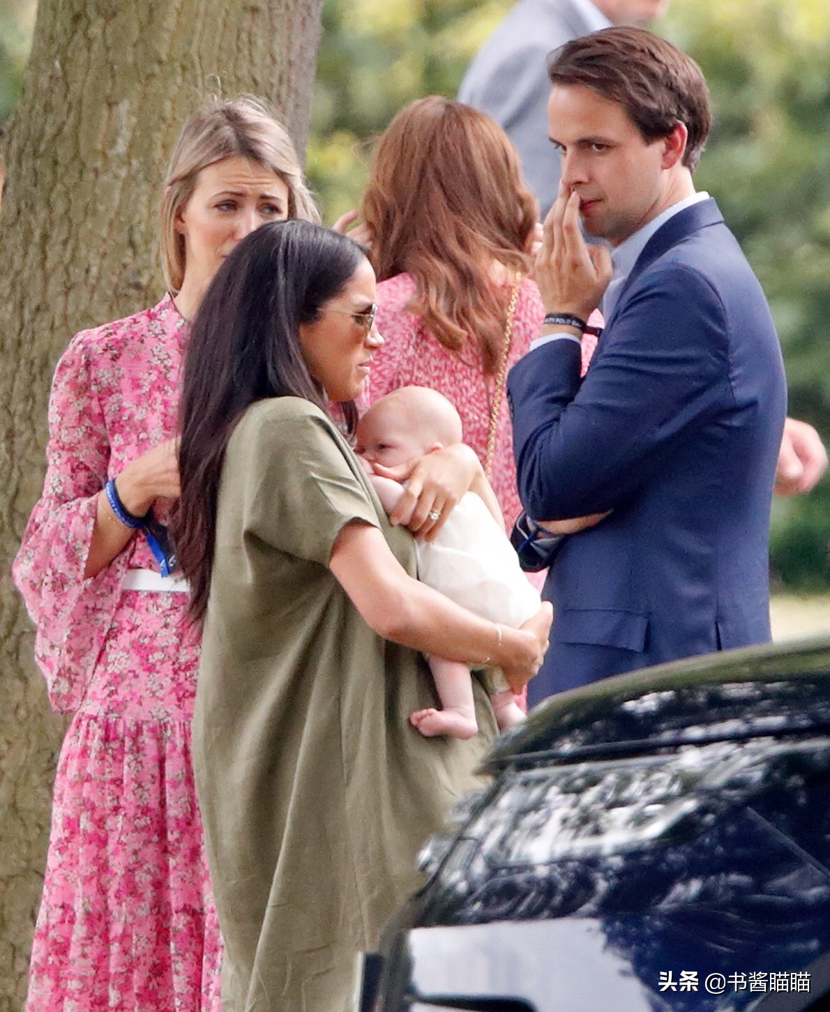 阿奇小时候就被主人抛弃,阿奇小时候生气