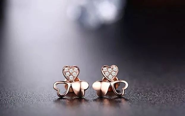 彩金戴久了会掉色么,彩金戴久了会掉颜色吗