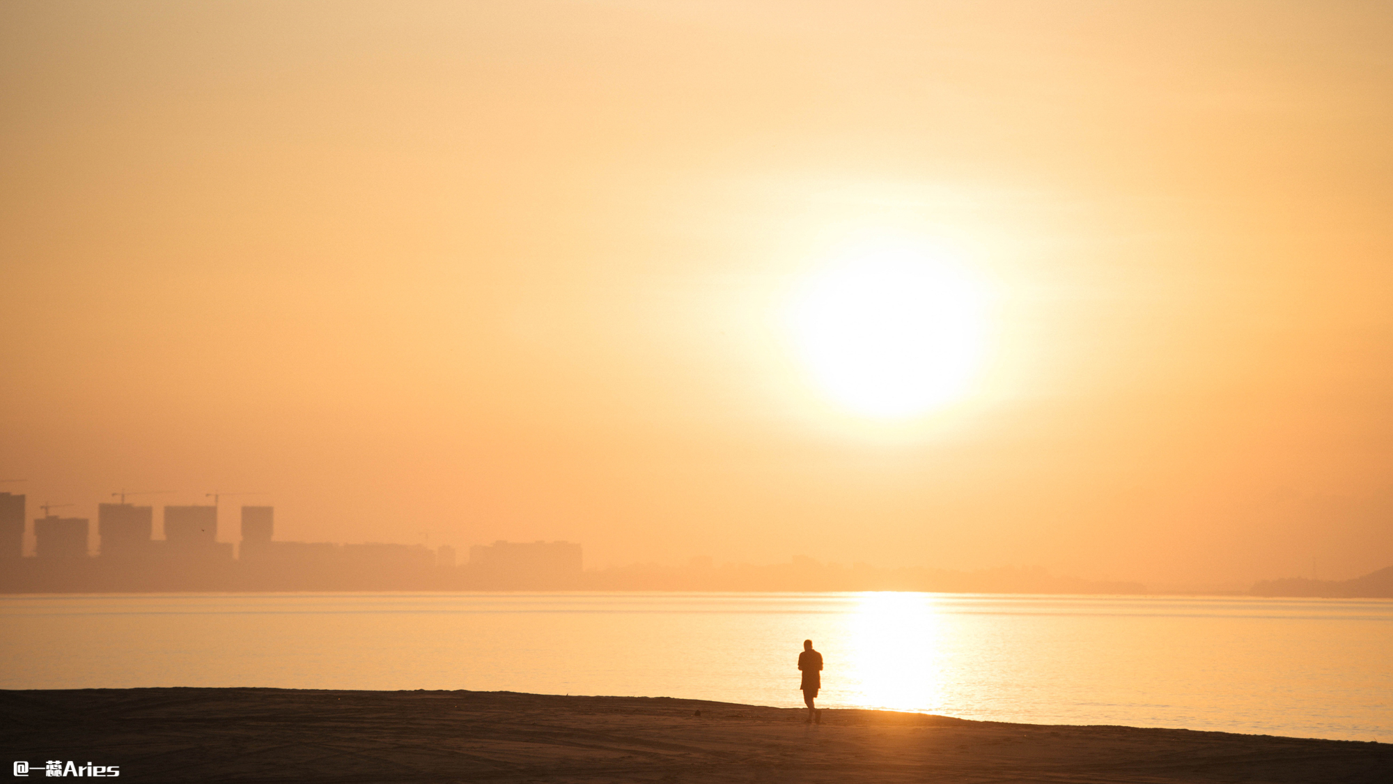 海南月亮湾旅游攻略,海南最美海湾旅游攻略