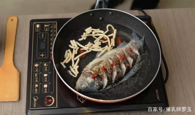 产后母乳少煲什么汤下奶,产后奶少吃什么药最好