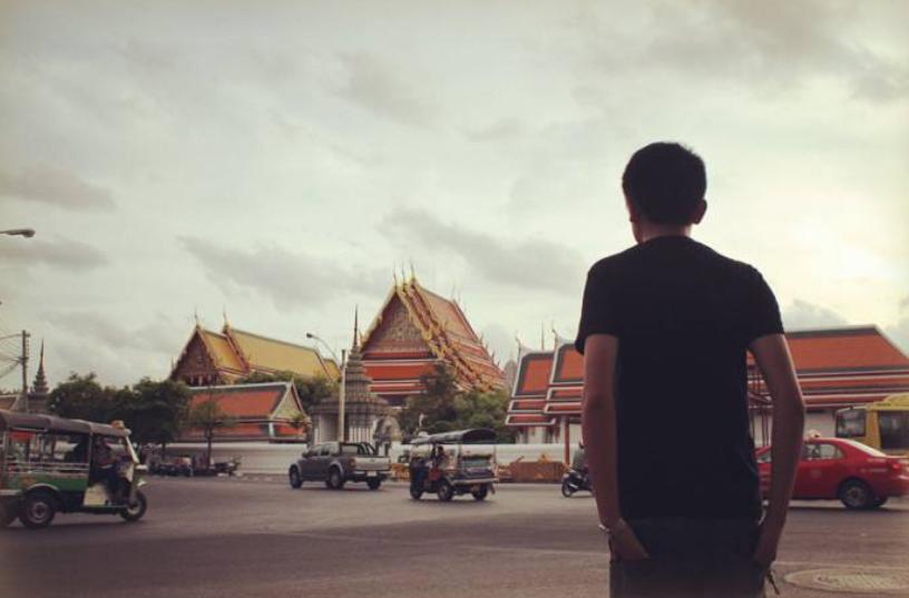 刚毕业的大学生如何月入过万,大学生刚毕业真的能月入过万