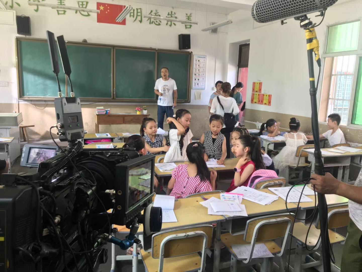 儿童励志电影小戏骨之《我们的童年时光》圆满杀青