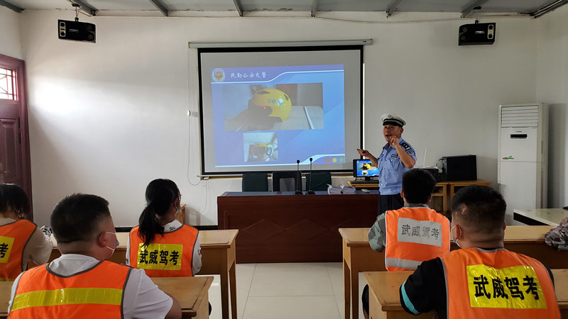 【文明交通进驾校】民勤公安交警走进天顺驾校开展暑期交通安全宣传活动丨强担当除隐患防事故保安全