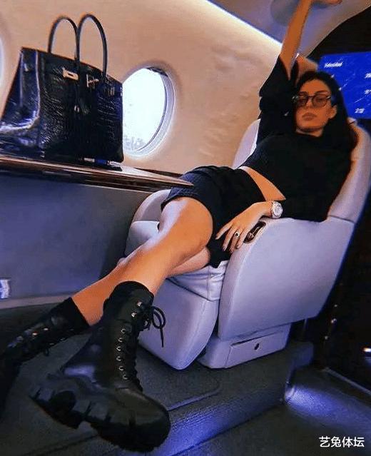 尤文图斯乔治娜c罗,尤文夺冠庆典c罗