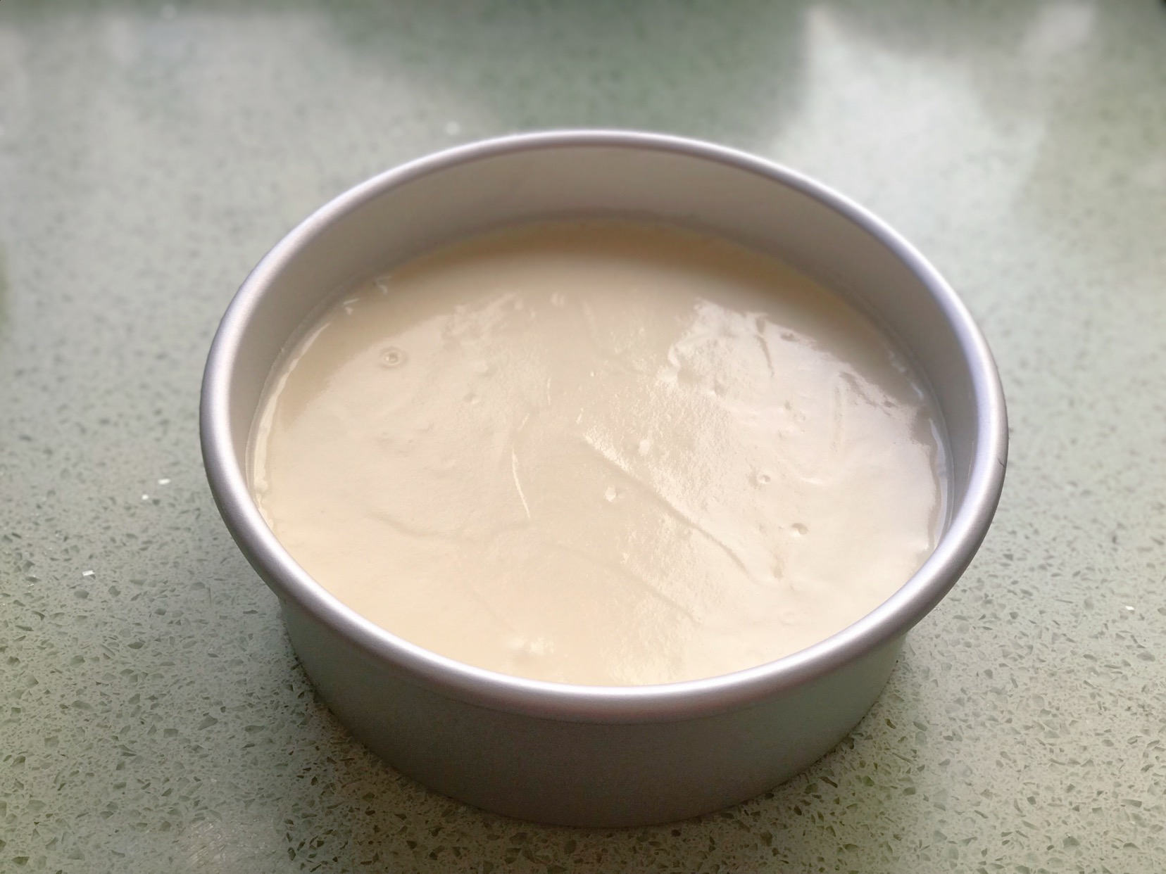 生日蛋糕胚快速烤法,生日蛋糕胚怎么做才不会塌陷