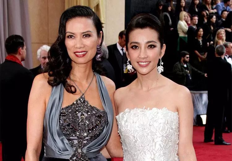 邓文迪为什么是传奇人物,邓文迪为何知名度这么高