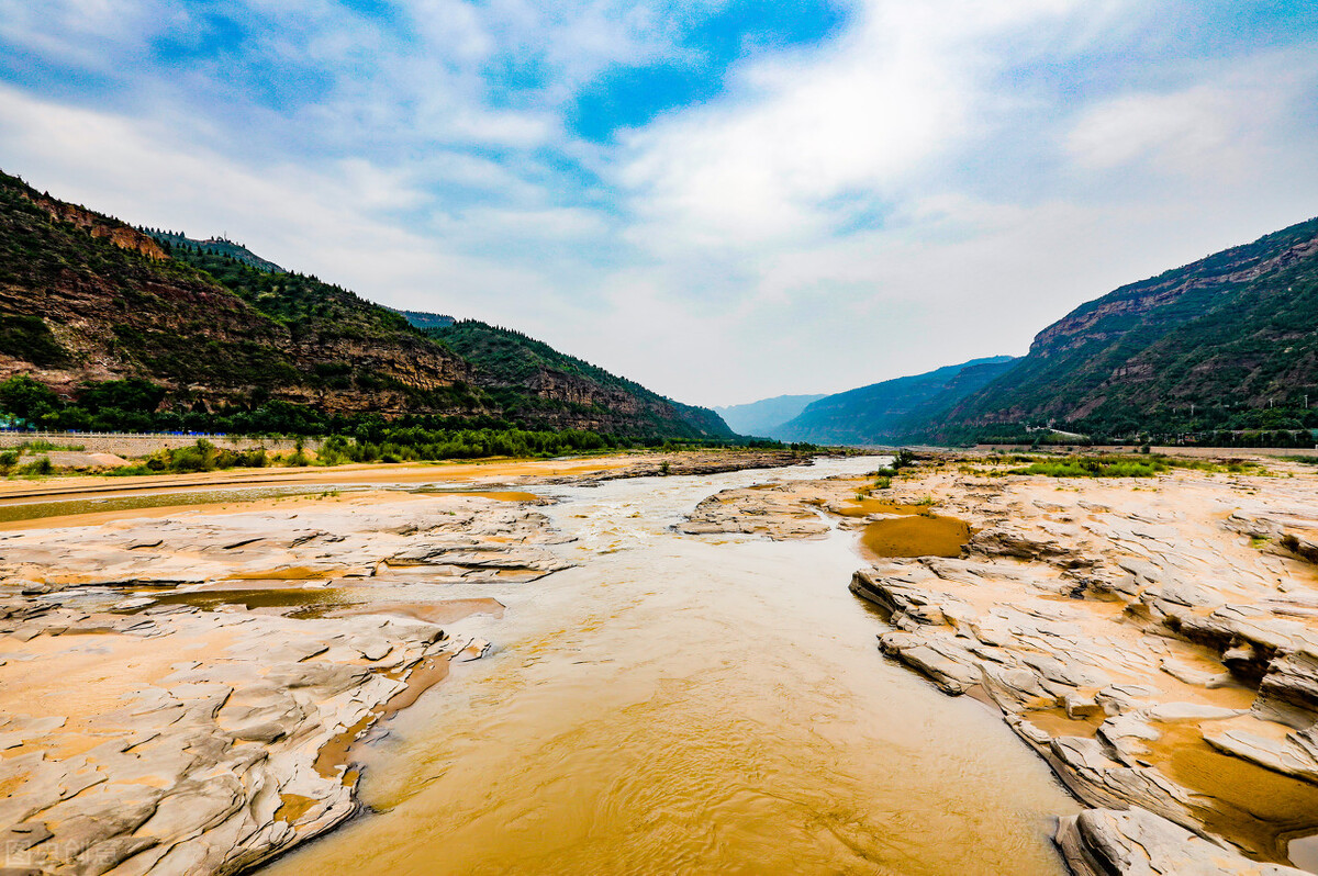 追寻黄河上的诗与远方,看“三万里河东入海”,学习地理知识