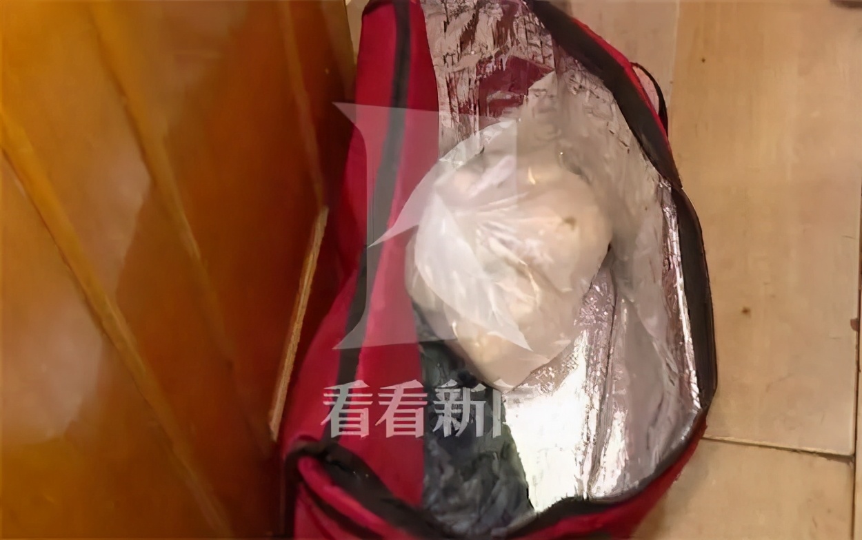 外卖小哥雨夜拔充电器触电后被救,外卖员积水处拔电瓶插头触电身亡