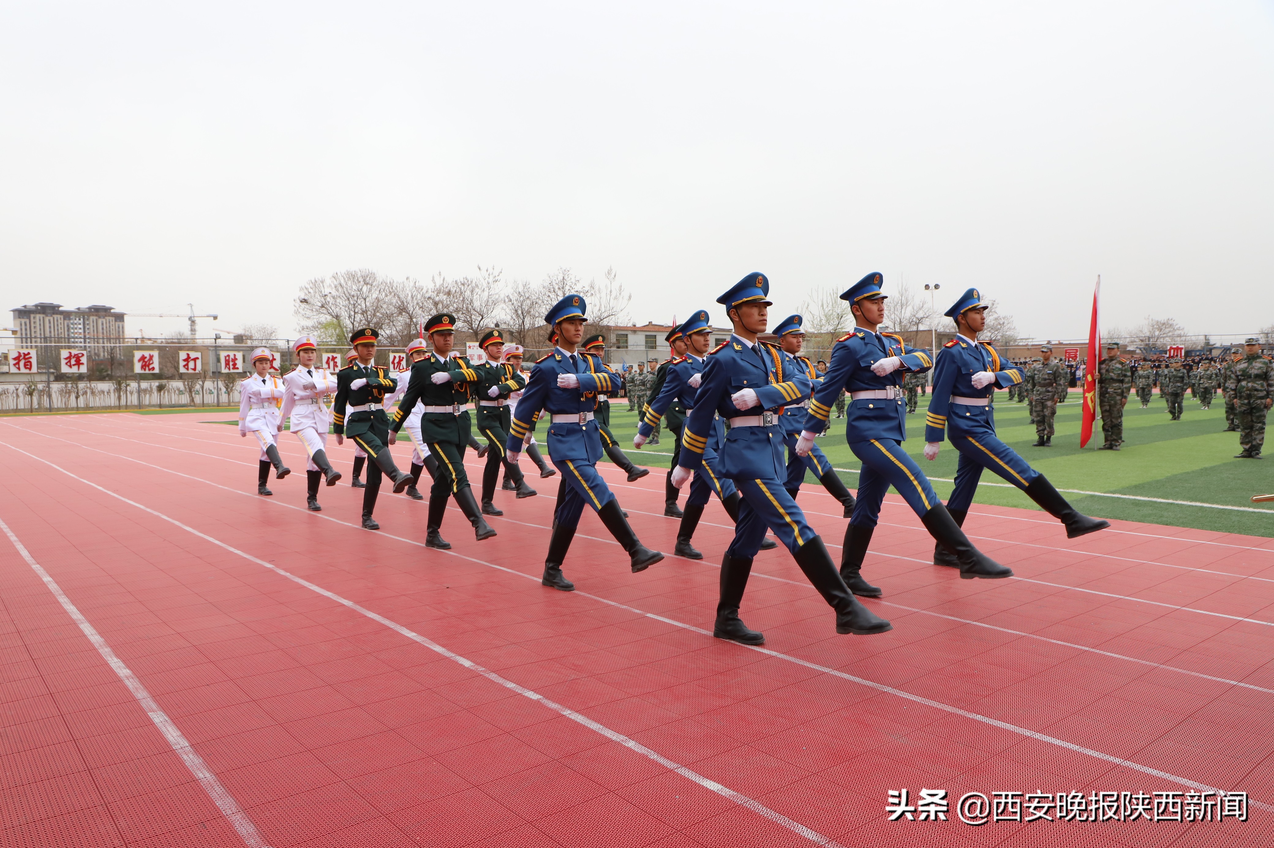 西安轨道交通学校2017军训视频,西安铁道技师学院军训视频