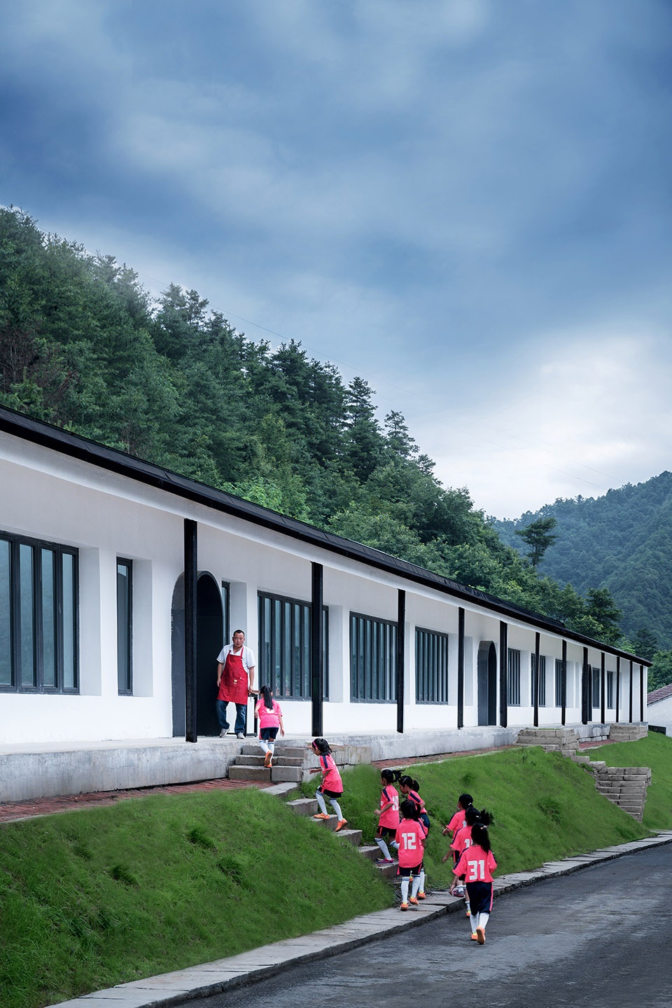 秦岭深处特色餐厅,秦岭山下100米食堂