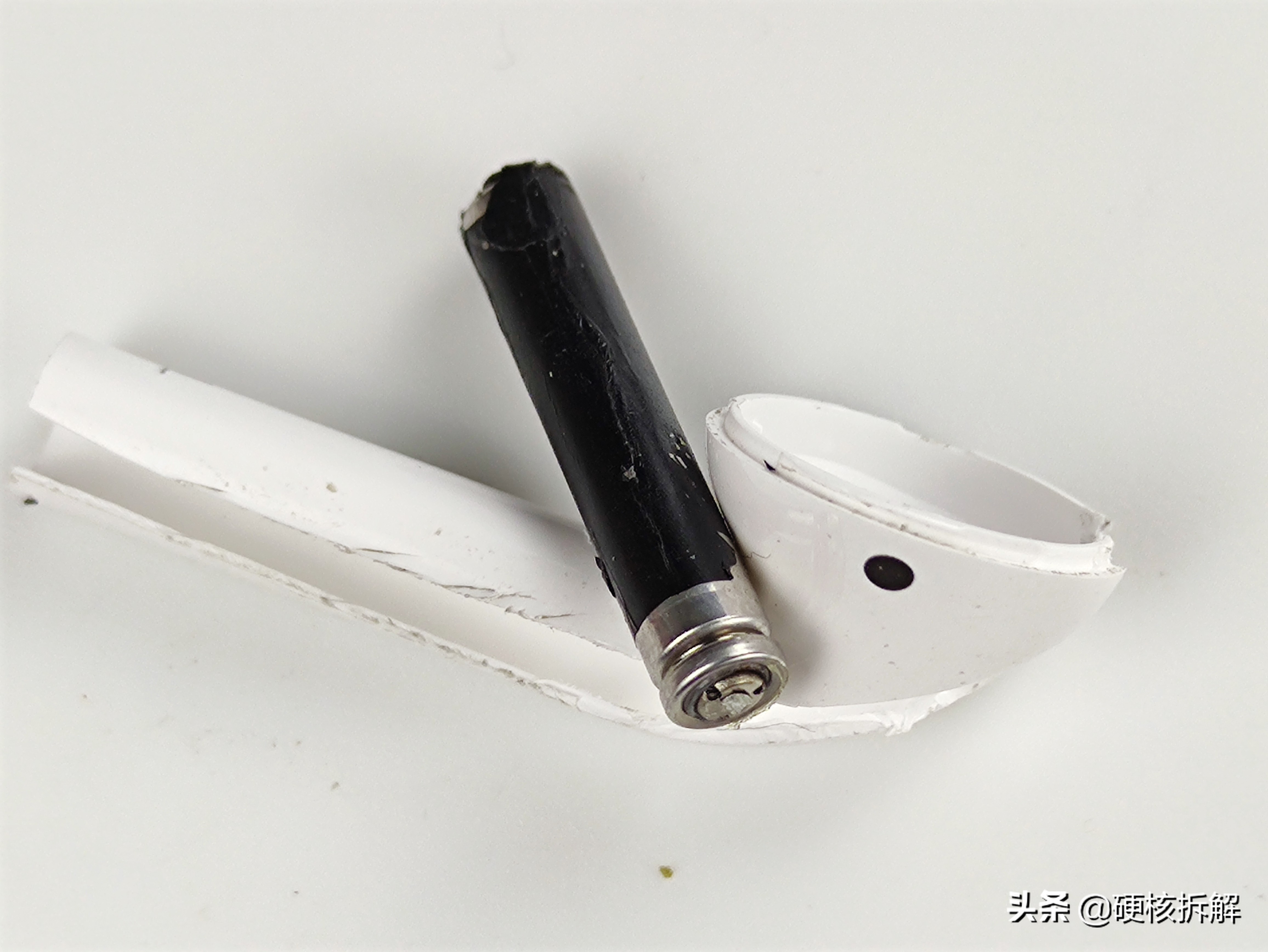 拆解苹果airpods和华强北airpods,拆解airpods耳机喇叭