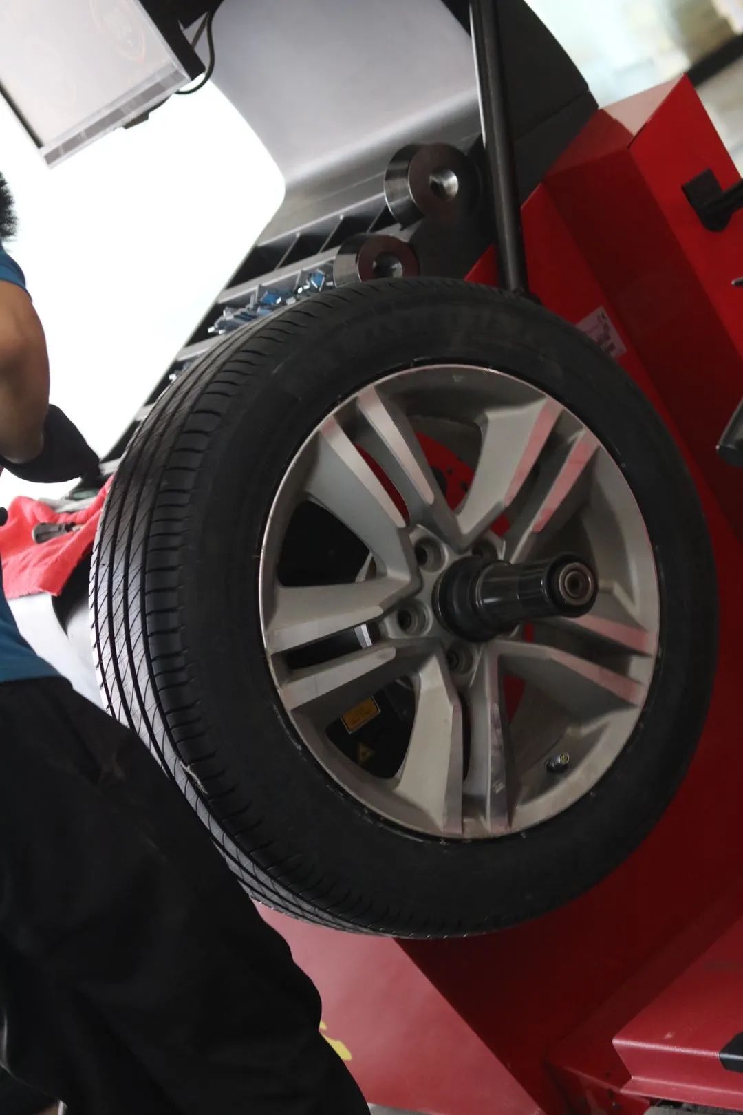 怪兽修车翻新的视频,怪兽修车翻新奥迪q7