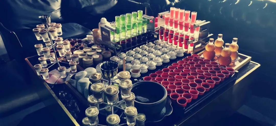 再也不用飞成都了！明星都超爱的贰麻酒馆青岛盛大开业