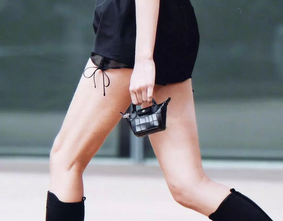 我的胸,我的手指,我的脚腕……都需要一只包包