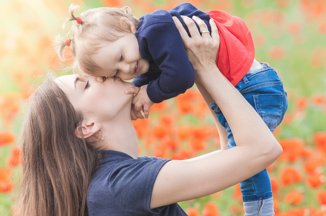 宝宝被小朋友打如何正确教育,小孩故意绊倒小朋友教育方式