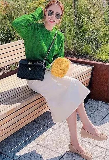 153的身高穿均码毛衣合适吗 (连衣裙披肩毛衣穿搭韩系小姐姐风)