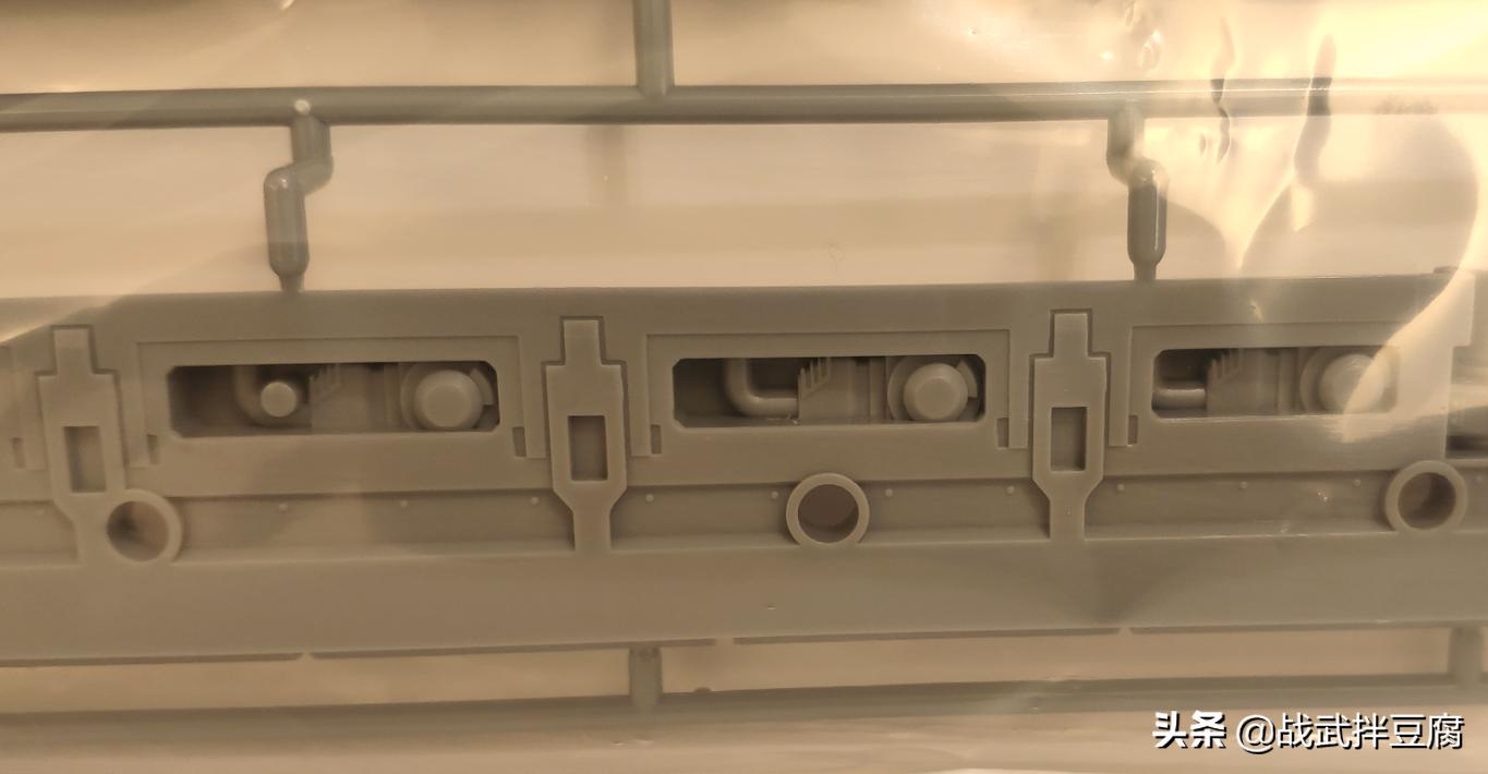 流浪地球厢式运载车合金模型开箱,流浪地球运载车模型开箱