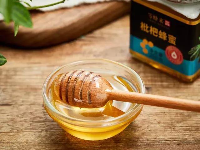 冬季才能酿得的“枇杷蜜”，甜润生津，稀少珍贵，女人的养颜神器