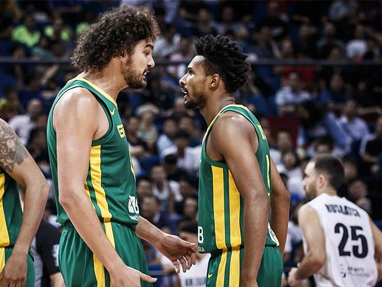 国际赛场上的5大常青树，阿根廷钻石，巴西闪电，中国易建联