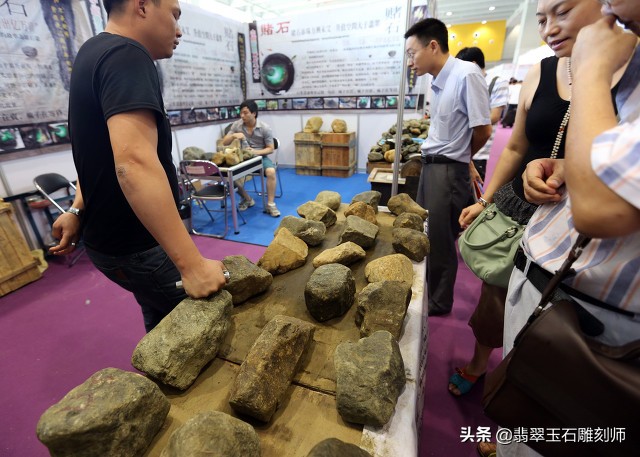 翡翠直播卖货真假怎么看,翡翠直播的坑有多深