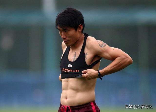 美团对黄健翔的评价,黄健翔说电竞别学国足