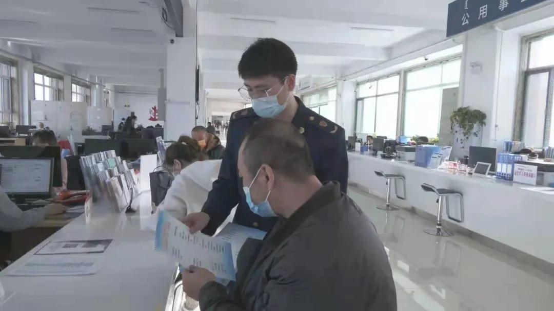 疫情防控“不打烊” 业务办理“不打折”