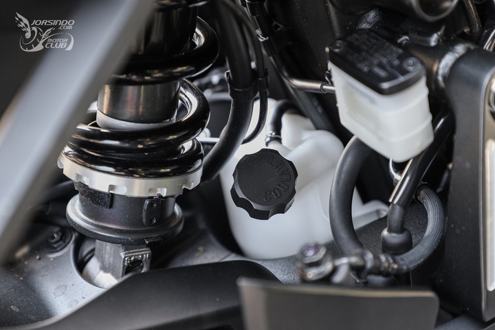 本田cbx1000摩托车试驾,试驾本田CB1000R