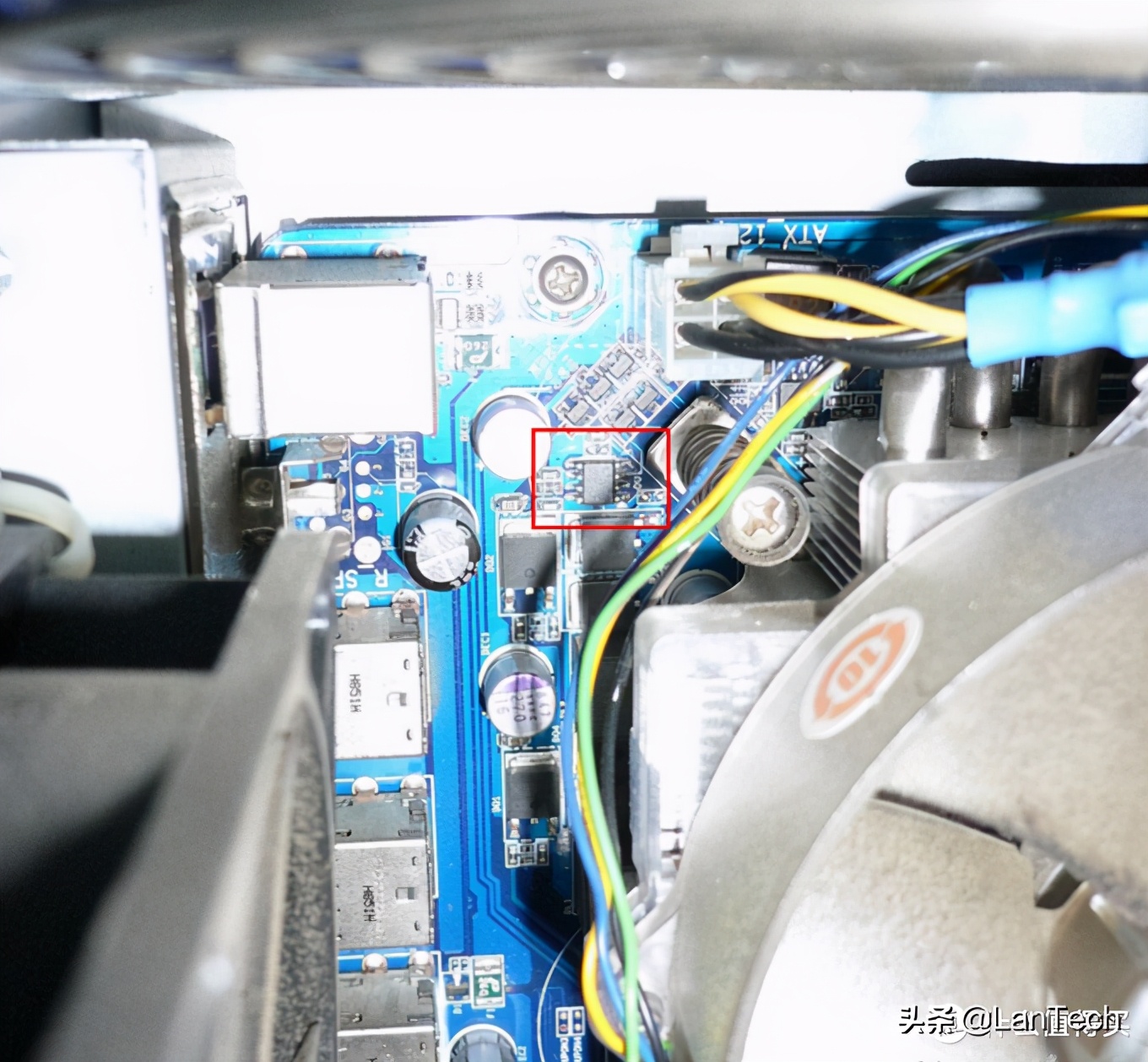 看芯片内部用什么显微镜,芯片在显微镜下的样子