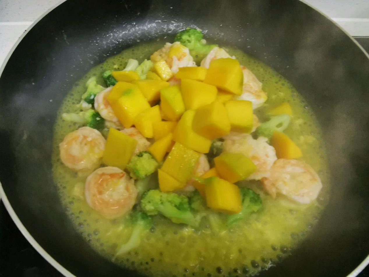 芒果可以和虾仁一起吃吗,虾仁和芒果能一起吃吗