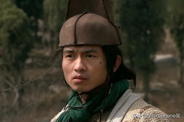 此人排名第八十六，胸怀坦荡性格直爽，唯独不满鲁智深