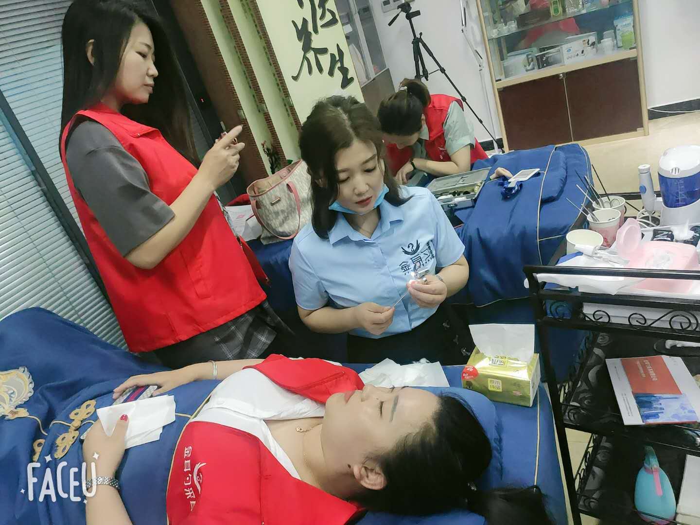 开采耳店赚钱吗,现在开采耳店有前途吗