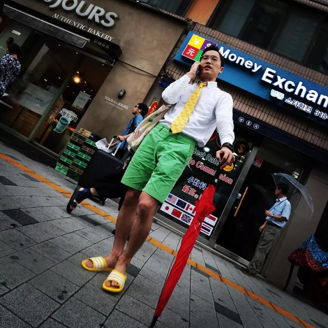 韩国人喜欢穿三条杠拖鞋吗,韩国人喜欢三线拖鞋吗