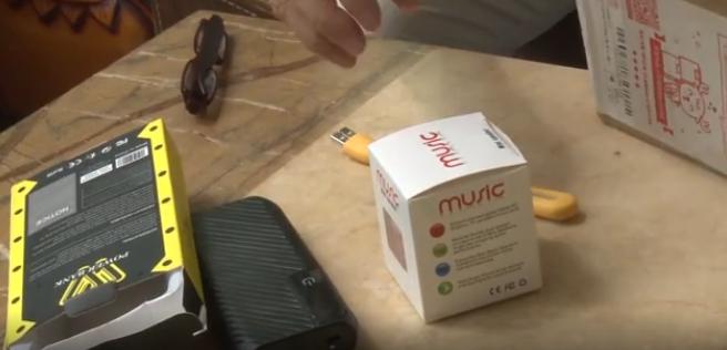 “拼多多”上73元拼购手机！大爷打开包裹一看顿时惊呆了