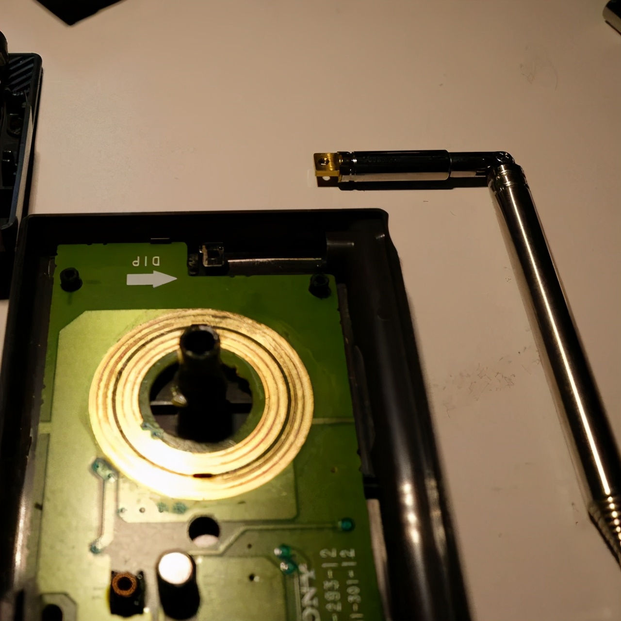 老式收音机天线的维修,sony收音机维修图