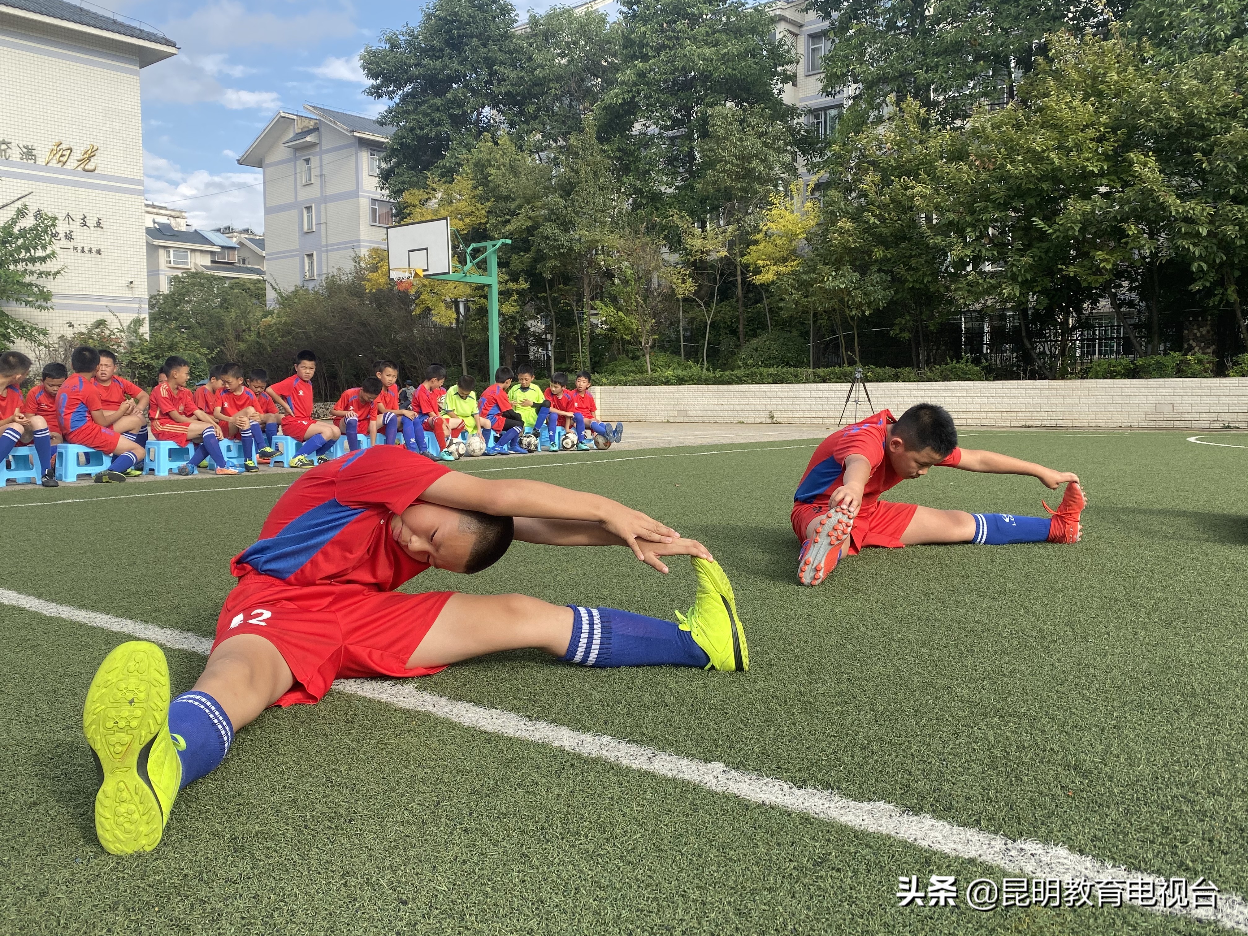 赞！西山区阳光小学打造足球特色校园