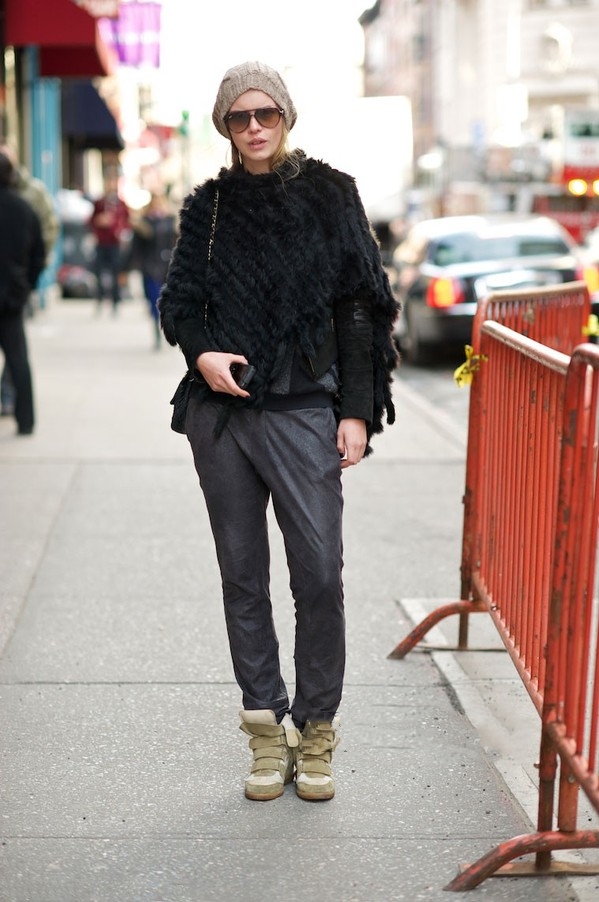 过了40岁的女人别总穿连衣裙,上了年纪的女人穿搭都不随便