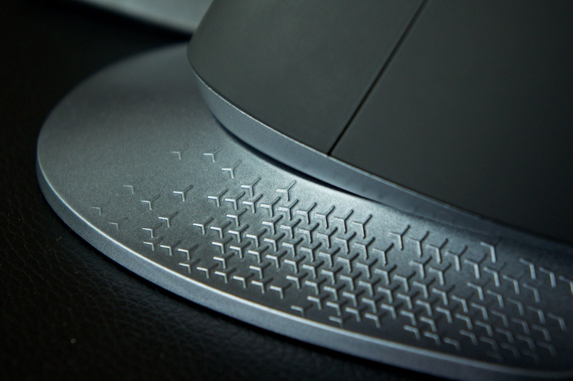 远离鼠标手，不妨试试用垂直鼠标吧！