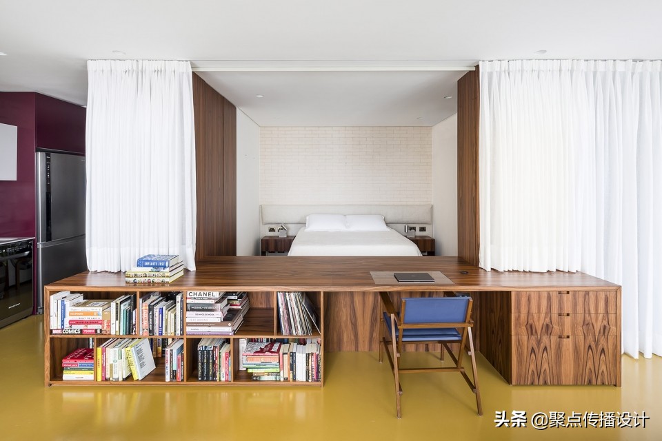 能在床中间加跟柱子，中国风水绝不允许！国外大师就是这么干的