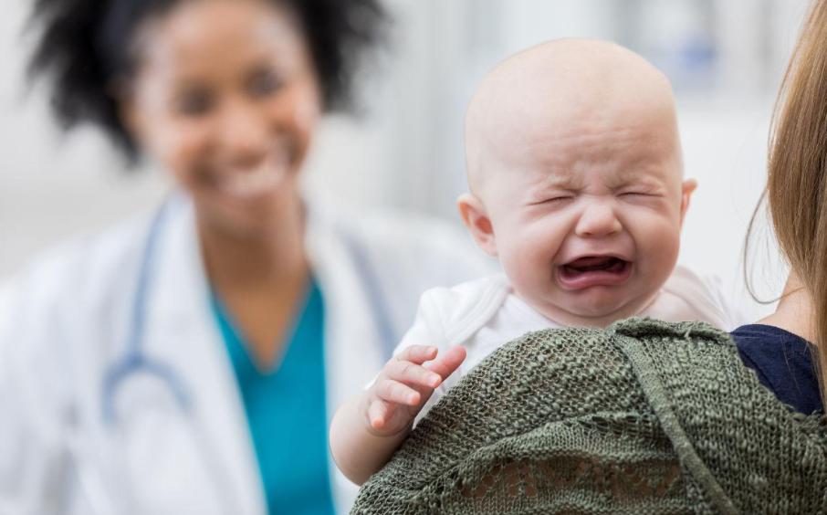 宝宝尿液出现2种颜色，或是身体发出的“健康信号”，父母要重视