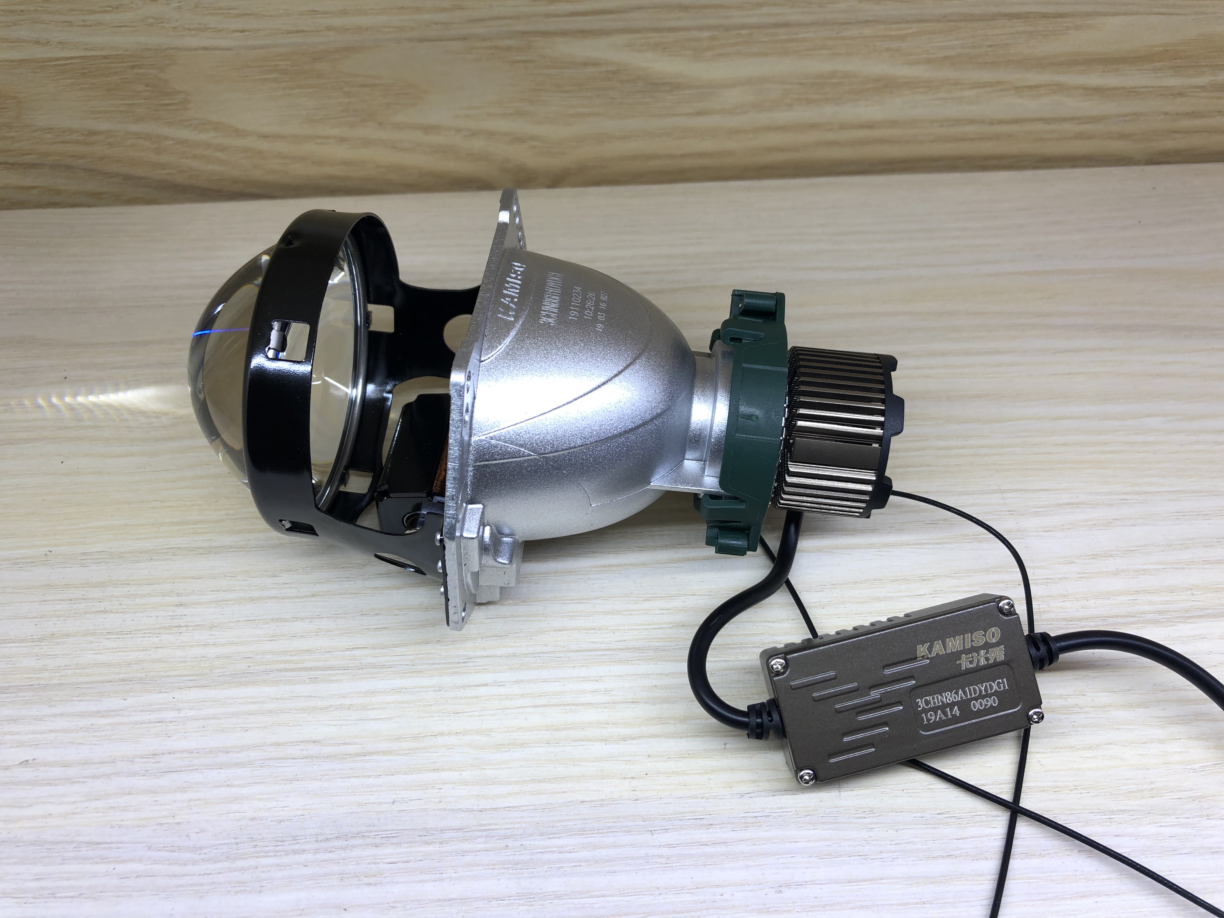 海拉五透镜适用的氙气灯,氙气灯led灯卤素灯哪个好