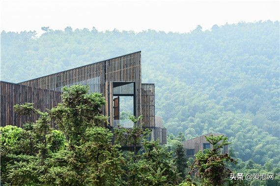 可以一边泡温泉一边欣赏天目湖,天目湖御水温泉景点