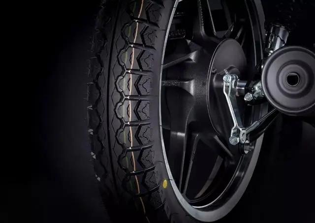 五羊本田推出国四太子摩托车，颜值高，油耗低，实用性非常强