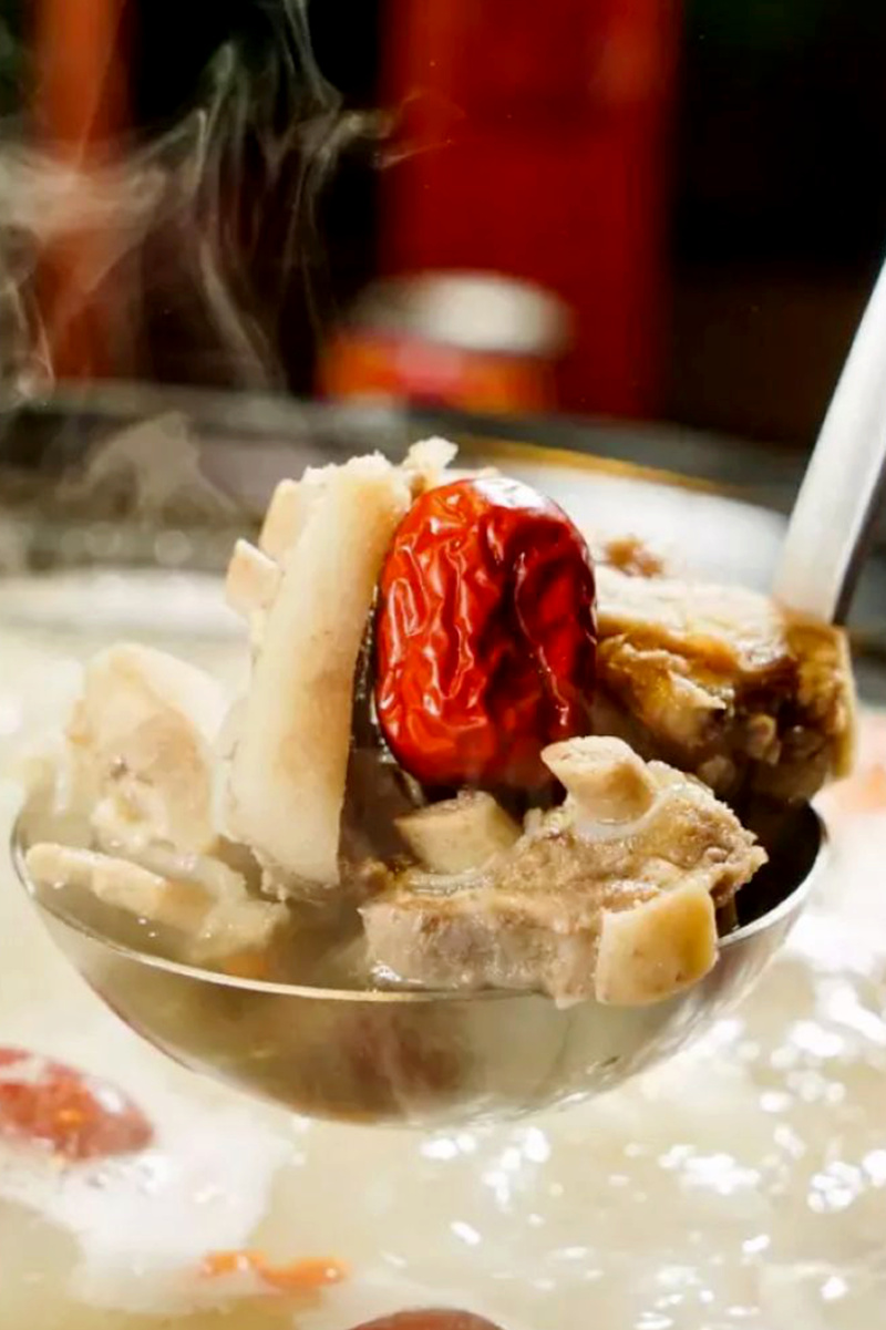 吉利网红美食打卡地军鹏烤全羊一米烤大串欢迎您