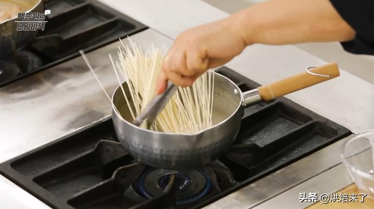 夏天总想喝点爽的？清凉海带汤，一口找回失去的胃口，简单零失败