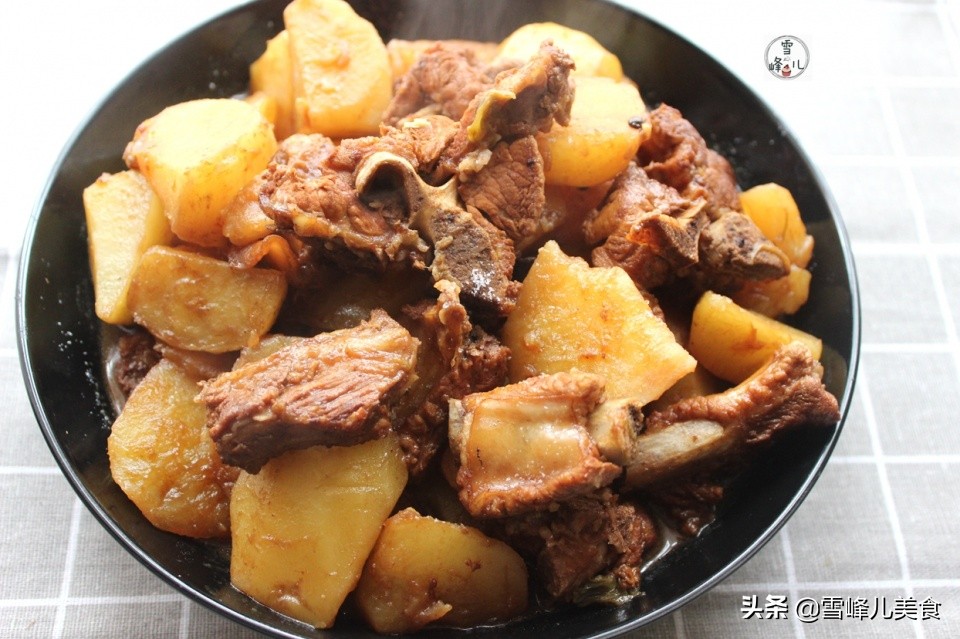 60年老厨师透露给我8道特色美食,炖排骨盐放早了又柴又硬怎么补救